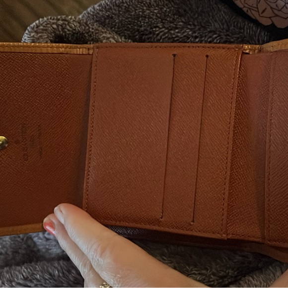 LV epi wallet - Picture 1 of 7